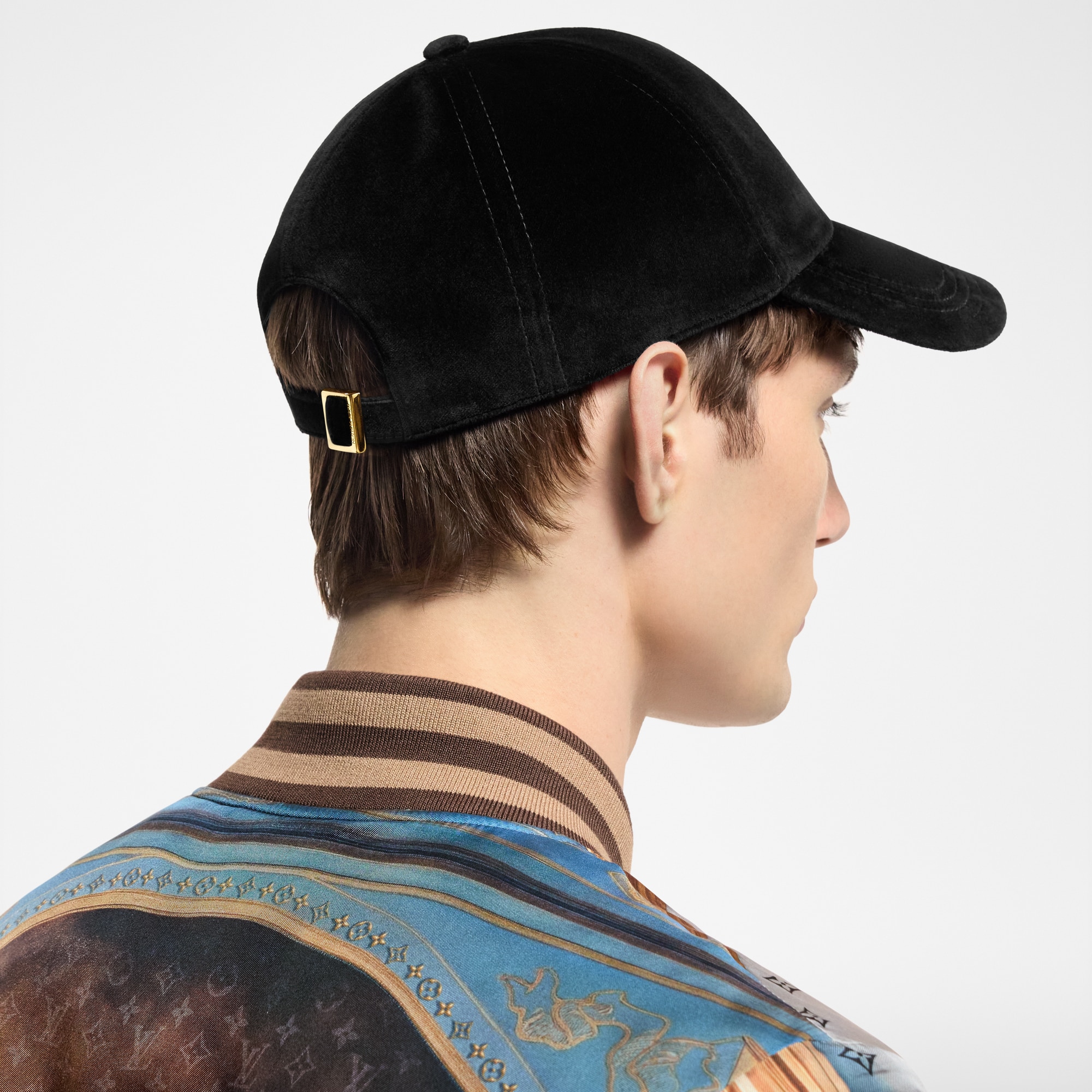 S00 Accessories Hats, Beanies and Gloves LV Crest Velvet Cap | Louis Vuitton ® (Product zoom)
