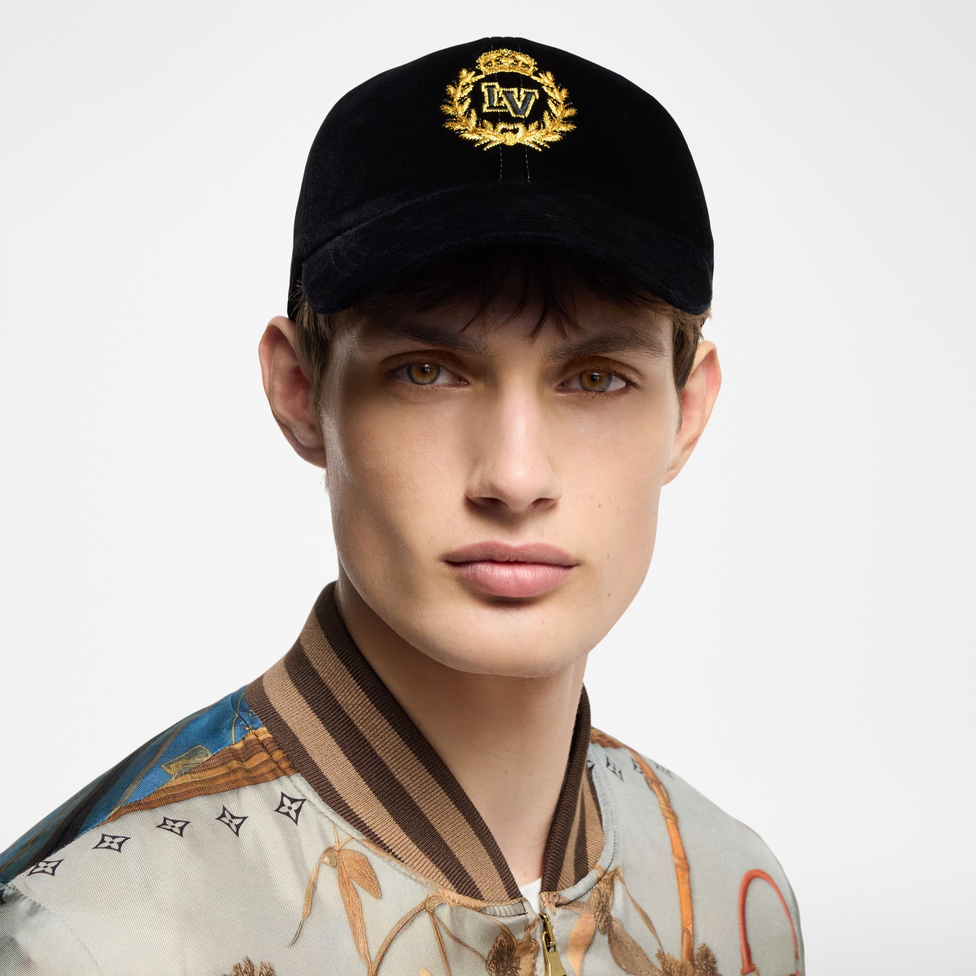 S00 Accessories Hats, Beanies and Gloves LV Crest Velvet Cap | Louis Vuitton ® (Product zoom)