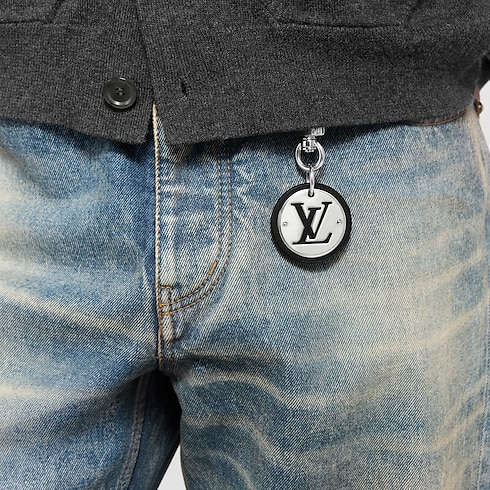 S00 Accessories Key Holders and Bag Charms LV Cut Circle Key Holder | Louis Vuitton ® (Product zoom)