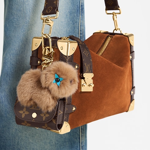 S00 Accessories Key Holders and Bag Charms LV Cute Capybara | Louis Vuitton ® (Product zoom)
