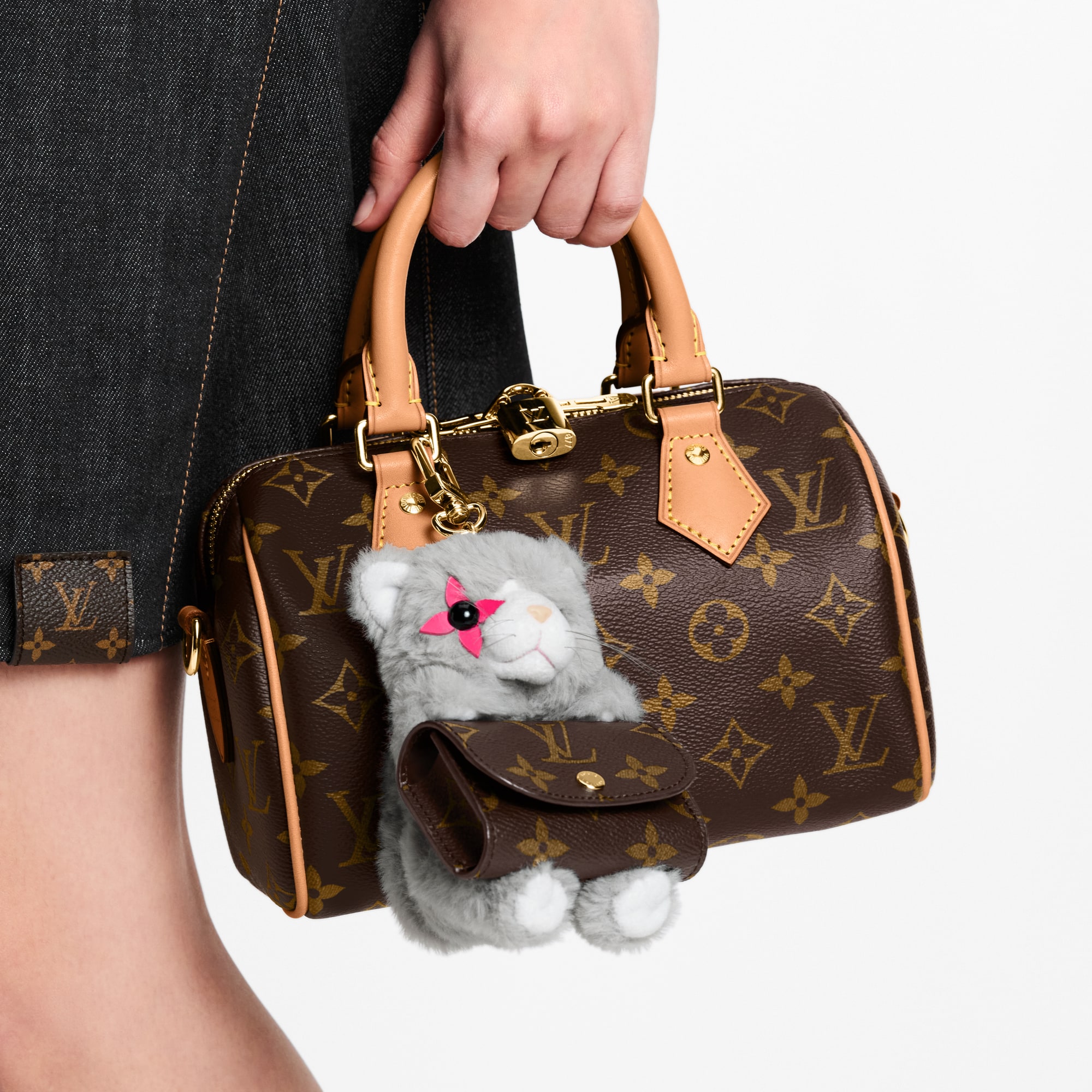 louis vuitton backpack charm Monogram Eclipse Christopher Bag 1867955 FASHIONPHILE The tie LOUIS VUITTON Vivienne Bag Charm
