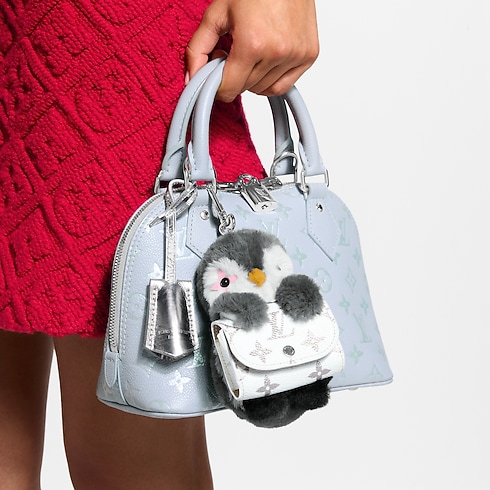 S00 Accessories Key Chains and Bag Charms LV Cute Penguin Bag Charm | Louis Vuitton ® (Product zoom)