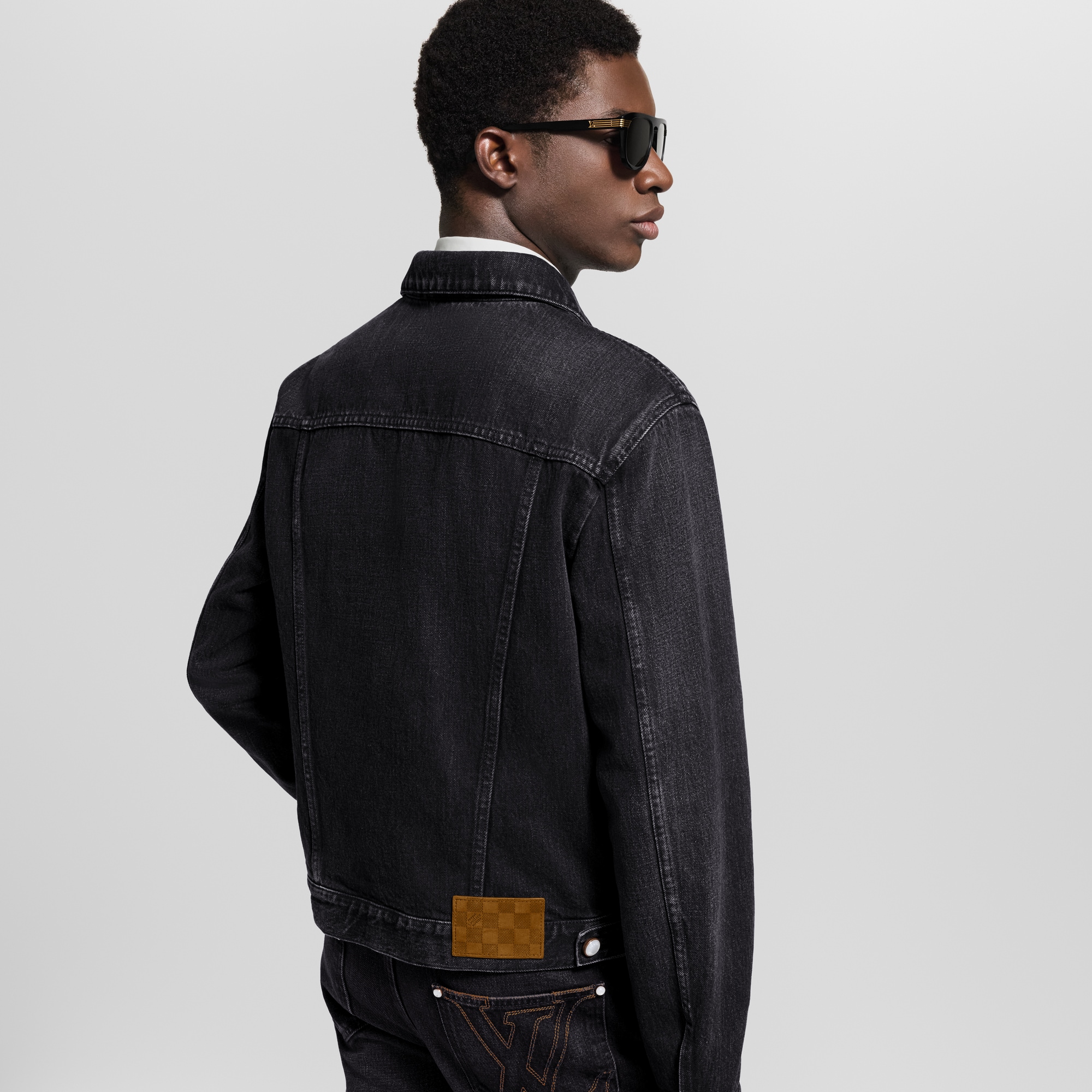  Ready-to-Wear Coats and Outerwear LV Denim Trucker Jacket | Louis Vuitton ® (Product zoom)