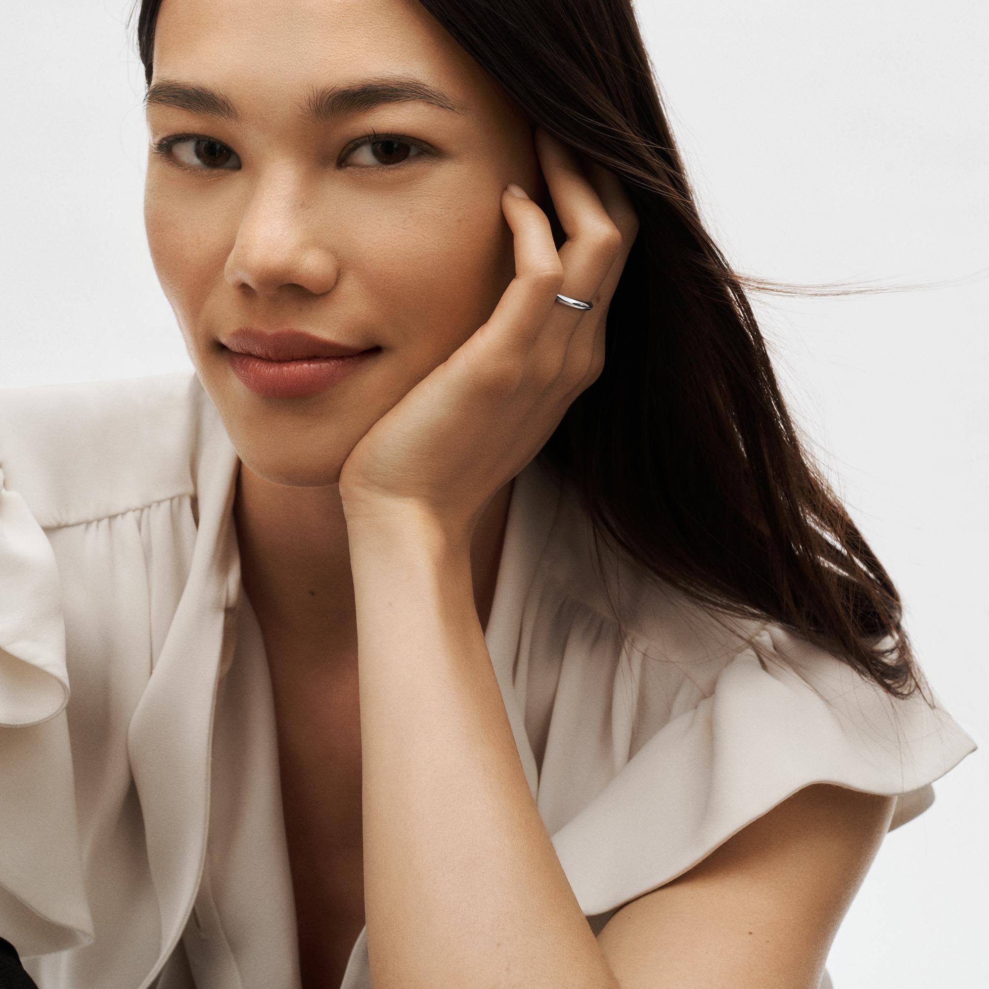  Categories Wedding Bands LV Diamonds 2.5mm Band, Platinum | Louis Vuitton ® (Product zoom)