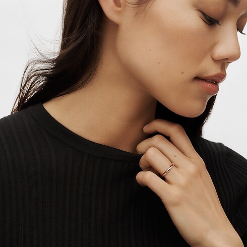 Categories Wedding Bands LV Diamonds 3mm Band, Pink Gold | Louis Vuitton ® (Product zoom)