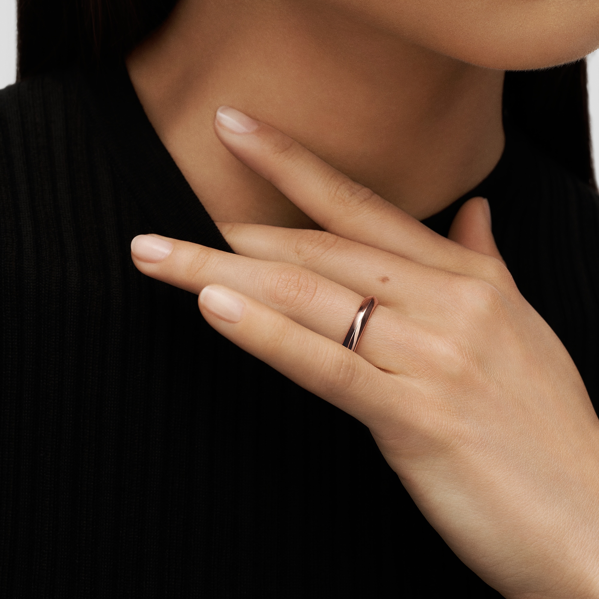 LV Diamonds 4mm Band