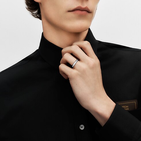 Categories Wedding Bands LV Diamonds 4mm Band, Platinum | Louis Vuitton ® (Product zoom)