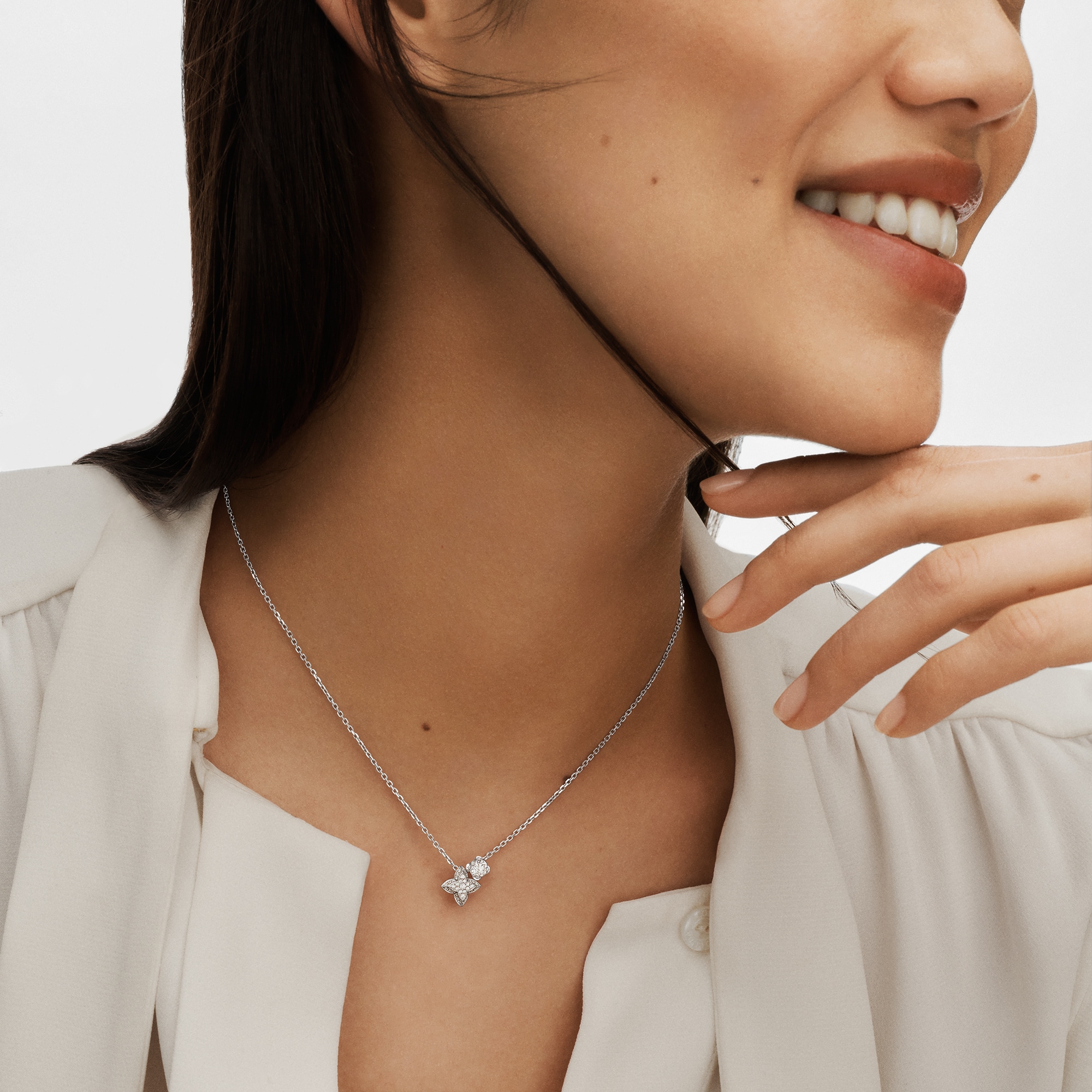  Collections LV Diamonds LV Diamonds Double Pendant, Round Brilliant cut | Louis Vuitton ® (Product zoom)
