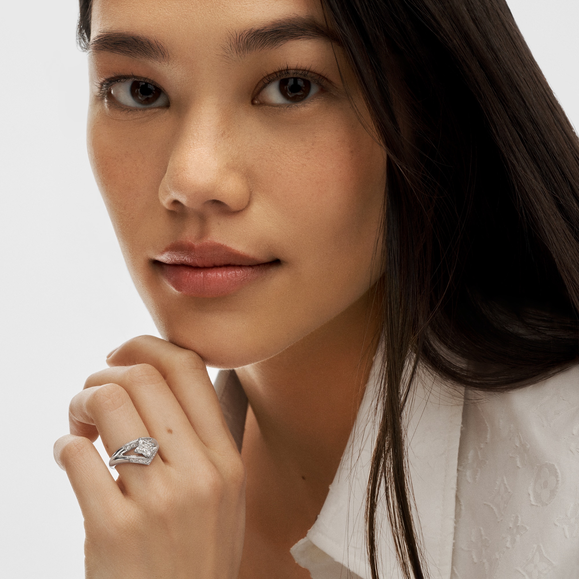  Collections LV Diamonds LV Diamonds Pavé Double Ring, LV Monogram Star cut | Louis Vuitton ® (Product zoom)
