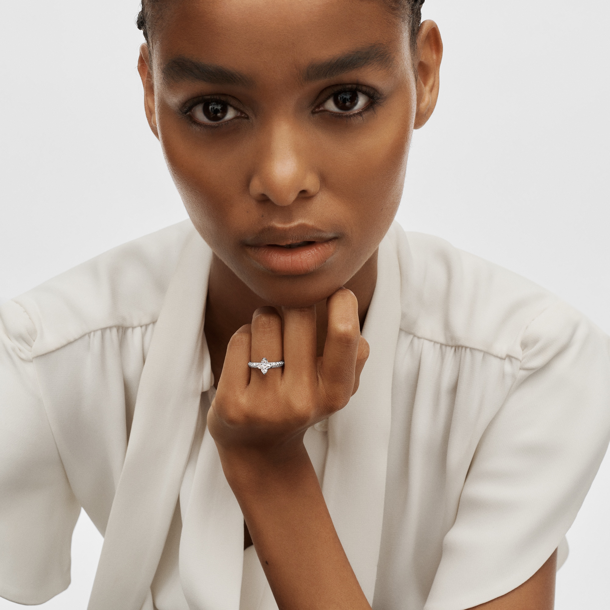  Collections LV Diamonds LV Diamonds Pavé Solitaire, LV Monogram Star cut | Louis Vuitton ® (Product zoom)