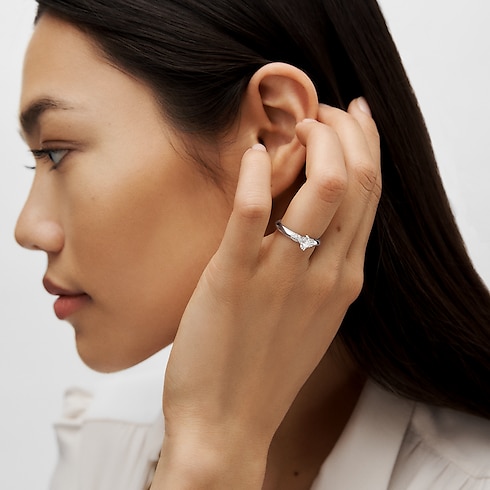 Collections LV Diamonds LV Diamonds Solitaire, LV Monogram Star cut | Louis Vuitton ® (Product zoom)