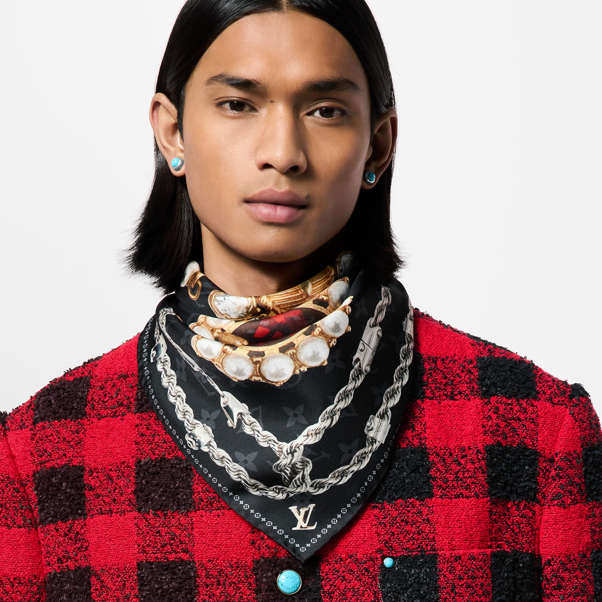 S00 Accessories Silk and Bandanas LV Dynasty Brooch Silk Square | Louis Vuitton ® (Product zoom)