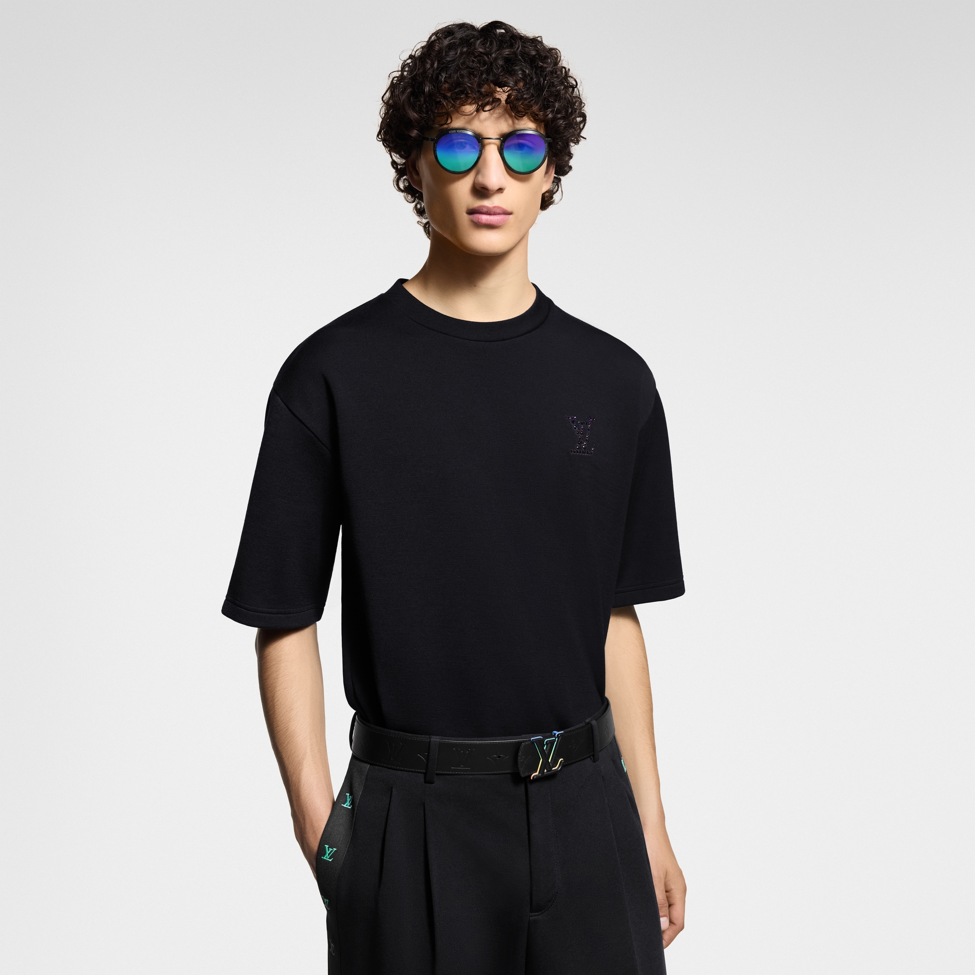  Ready-to-Wear T-Shirts and Polos LV Embellished Jersey T-Shirt  | Louis Vuitton ® (Product zoom)