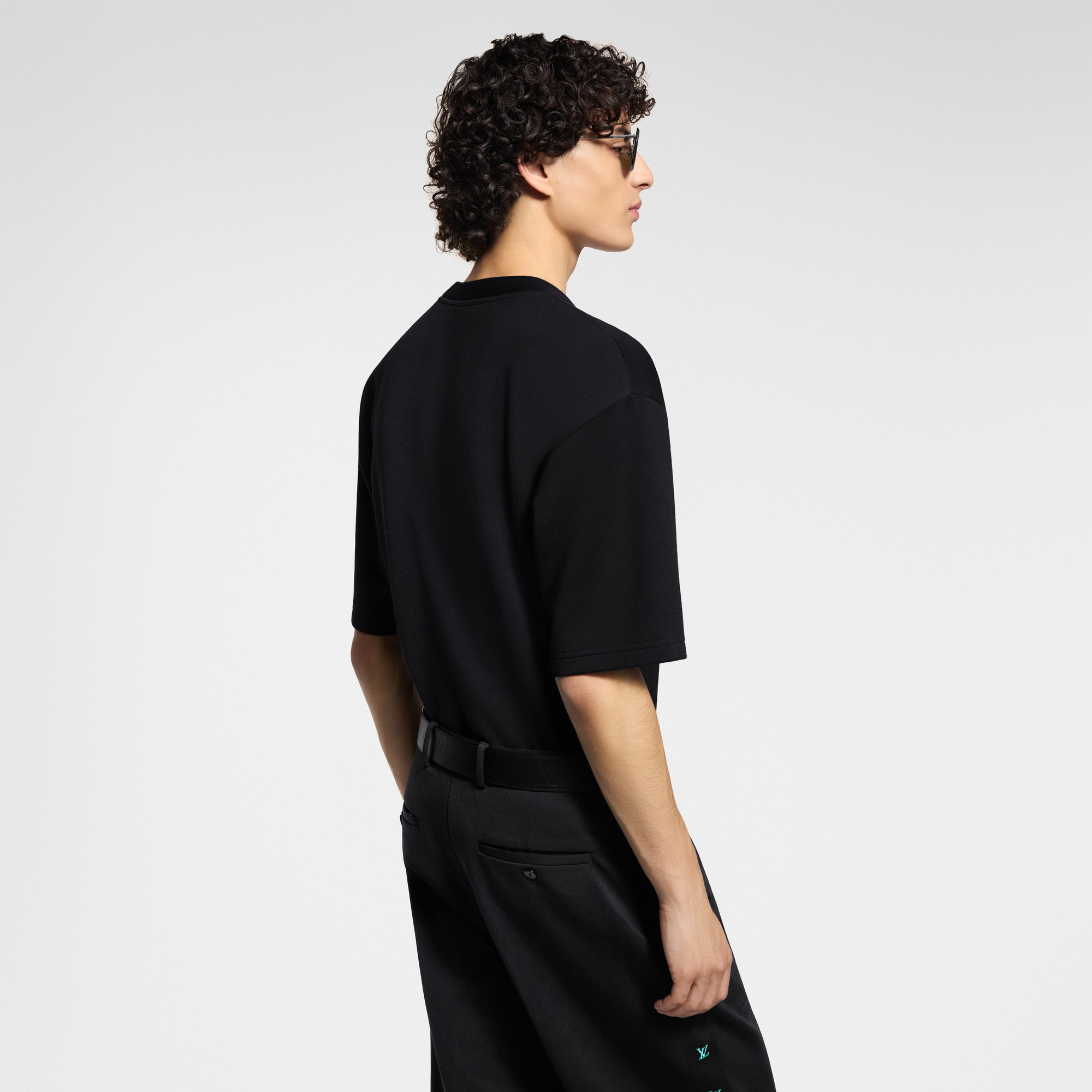  Ready-to-Wear T-Shirts and Polos LV Embellished Jersey T-Shirt  | Louis Vuitton ® (Product zoom)