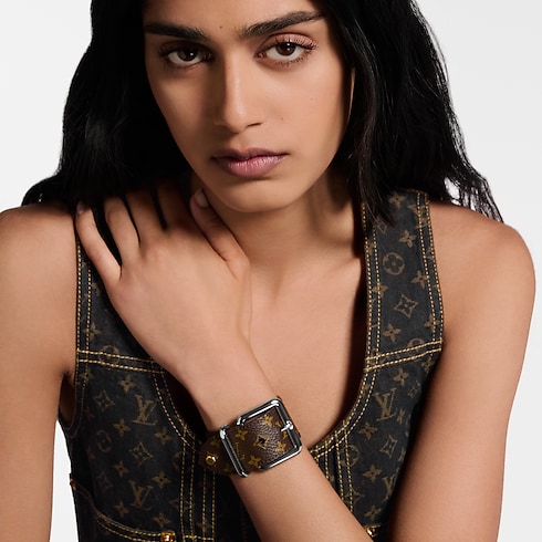 Fashion Jewelry Bracelets LV Emblem Cuff | Louis Vuitton ® (Product zoom)