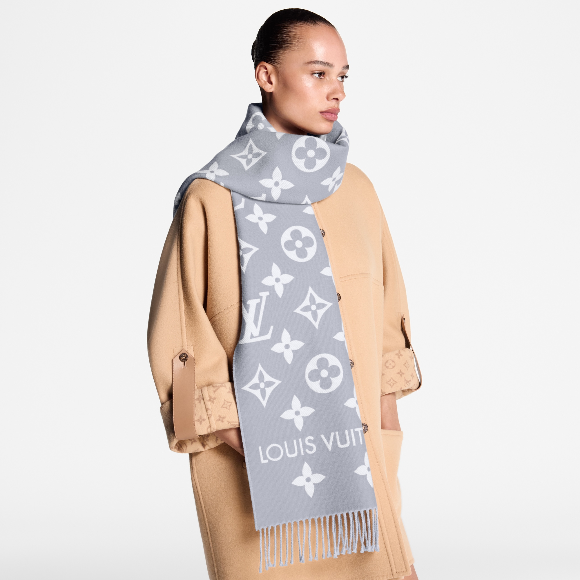 S00 Accessories Scarves LV Essential Scarf | Louis Vuitton ® (Product zoom)