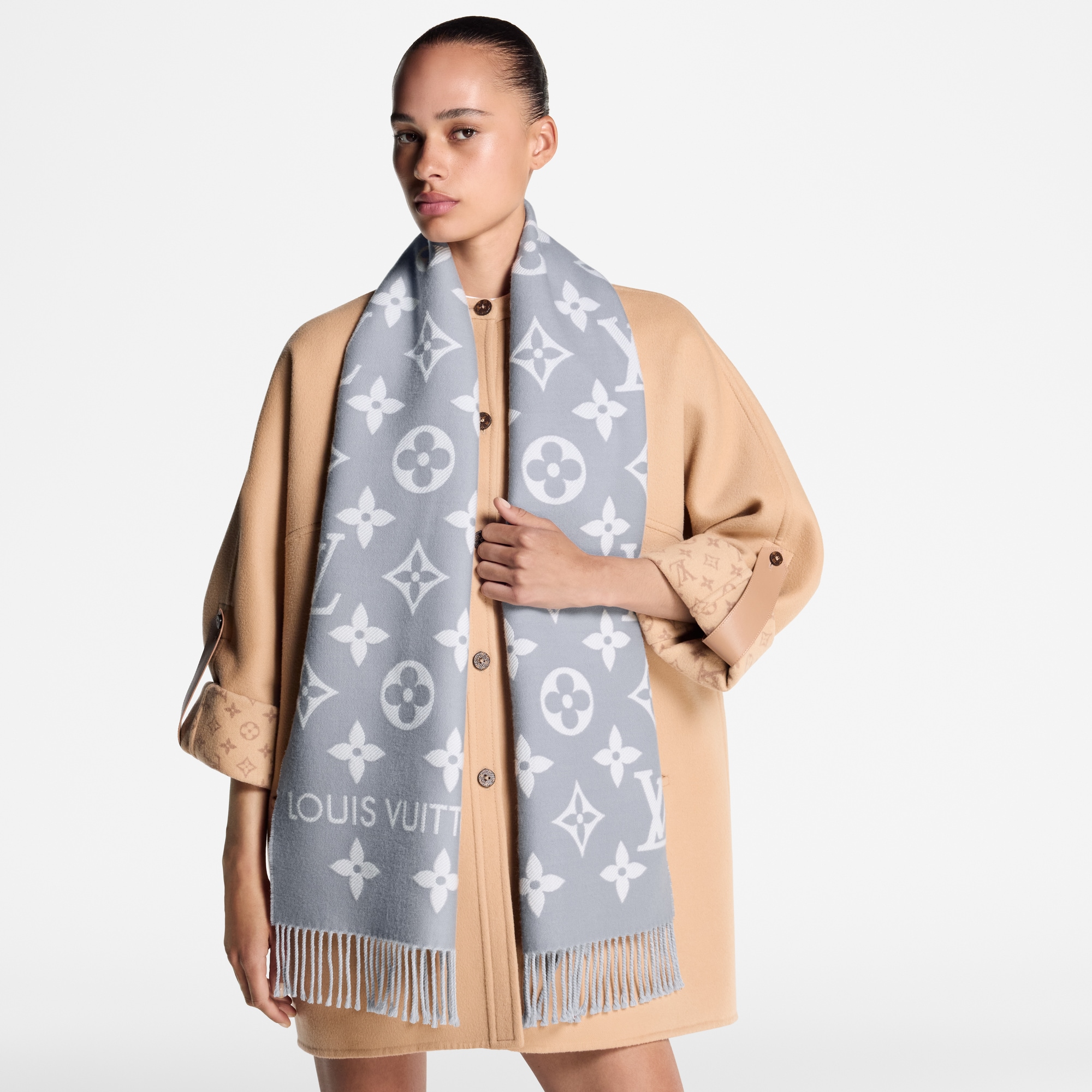 S00 Accessories Scarves LV Essential Scarf | Louis Vuitton ® (Product zoom)