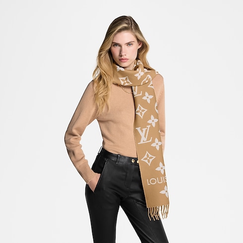 S00 Accessories Scarves LV Essential Scarf | Louis Vuitton ® (Product zoom)