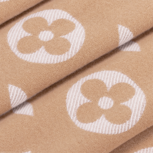 S00 Accessories Scarves LV Essential Scarf | Louis Vuitton ® (Product zoom)