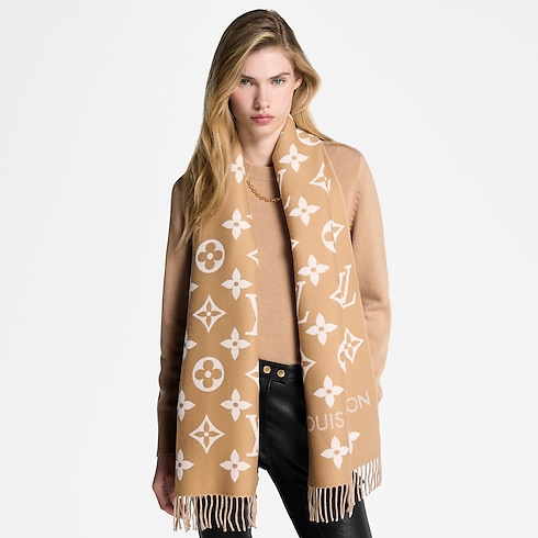 S00 Accessories Scarves LV Essential Scarf | Louis Vuitton ® (Product zoom)