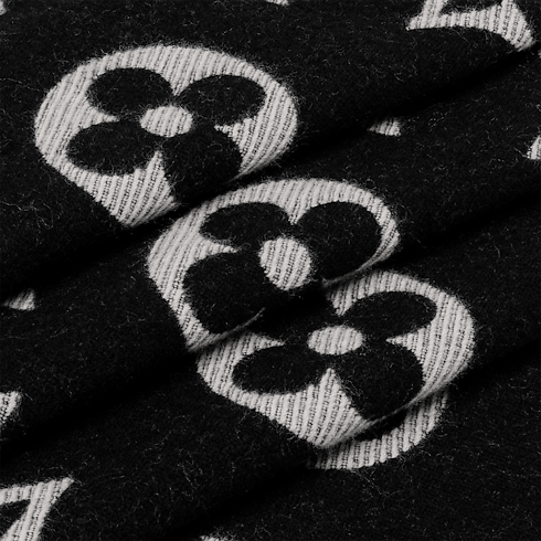 S00 Accessories Scarves LV Essential scarf | Louis Vuitton ® (Product zoom)