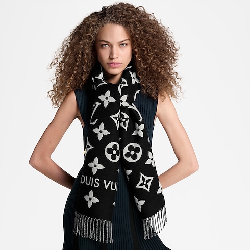 S00 Accessories Scarves LV Essential scarf | Louis Vuitton ® (Product zoom)