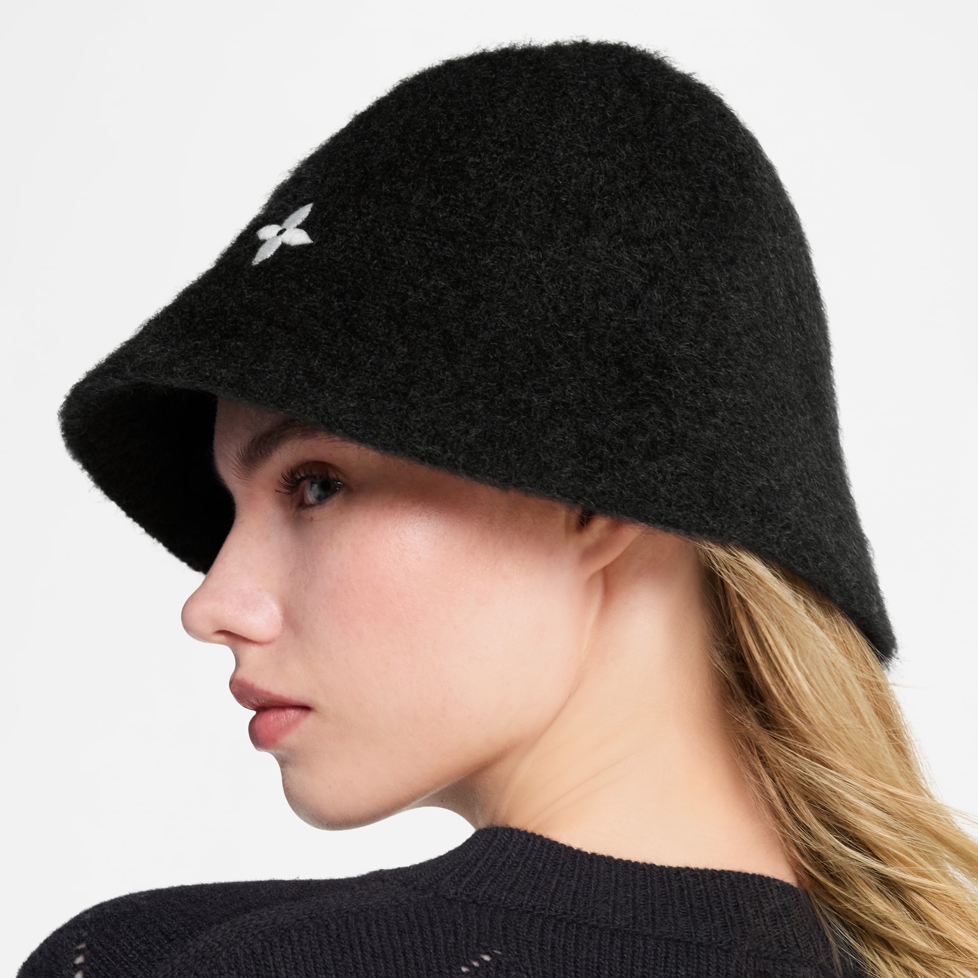 S00 Accessories Hats and Gloves LV Fluffy Hat | Louis Vuitton ® (Product zoom)