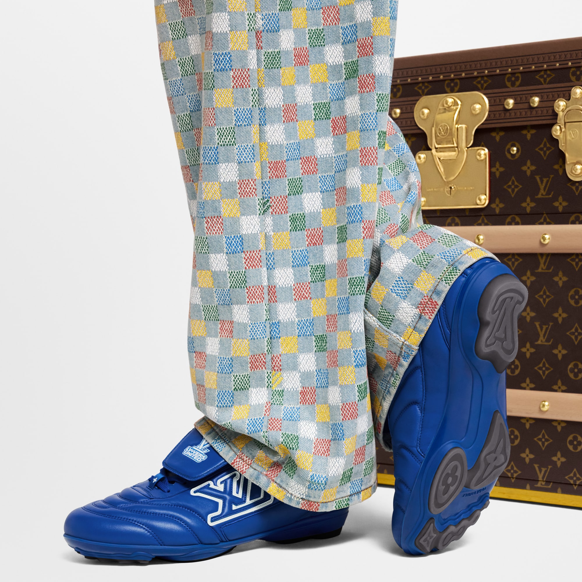  Shoes Sneakers LV Footprint Soccer Sneaker | Louis Vuitton ® (Product zoom)