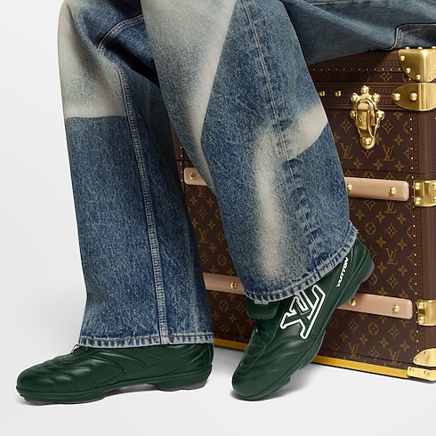 Shoes Sneakers LV Footprint Soccer Sneaker | Louis Vuitton ® (Product zoom)
