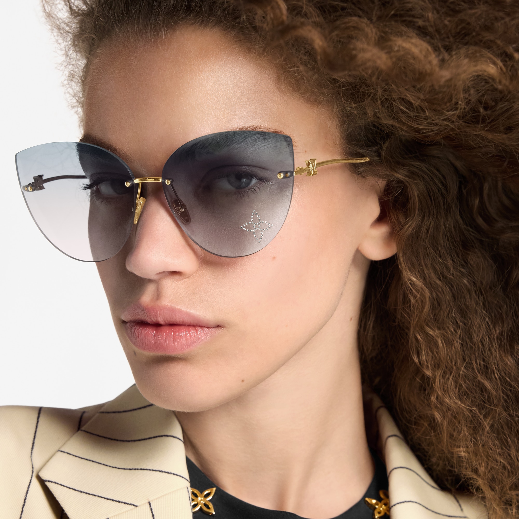 S00 Accessories Eyewear LV Glam 2.0 Cat Eye Sunglasses | Louis Vuitton ® (Product zoom)