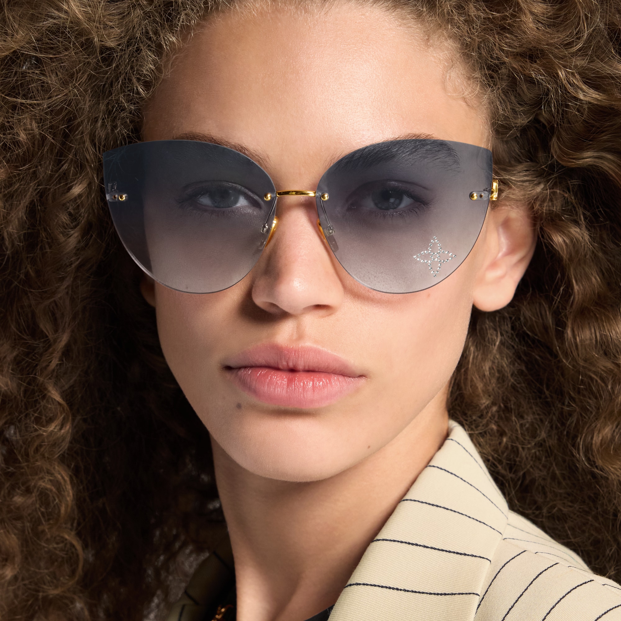 S00 Accessories Eyewear LV Glam 2.0 Cat Eye Sunglasses | Louis Vuitton ® (Product zoom)