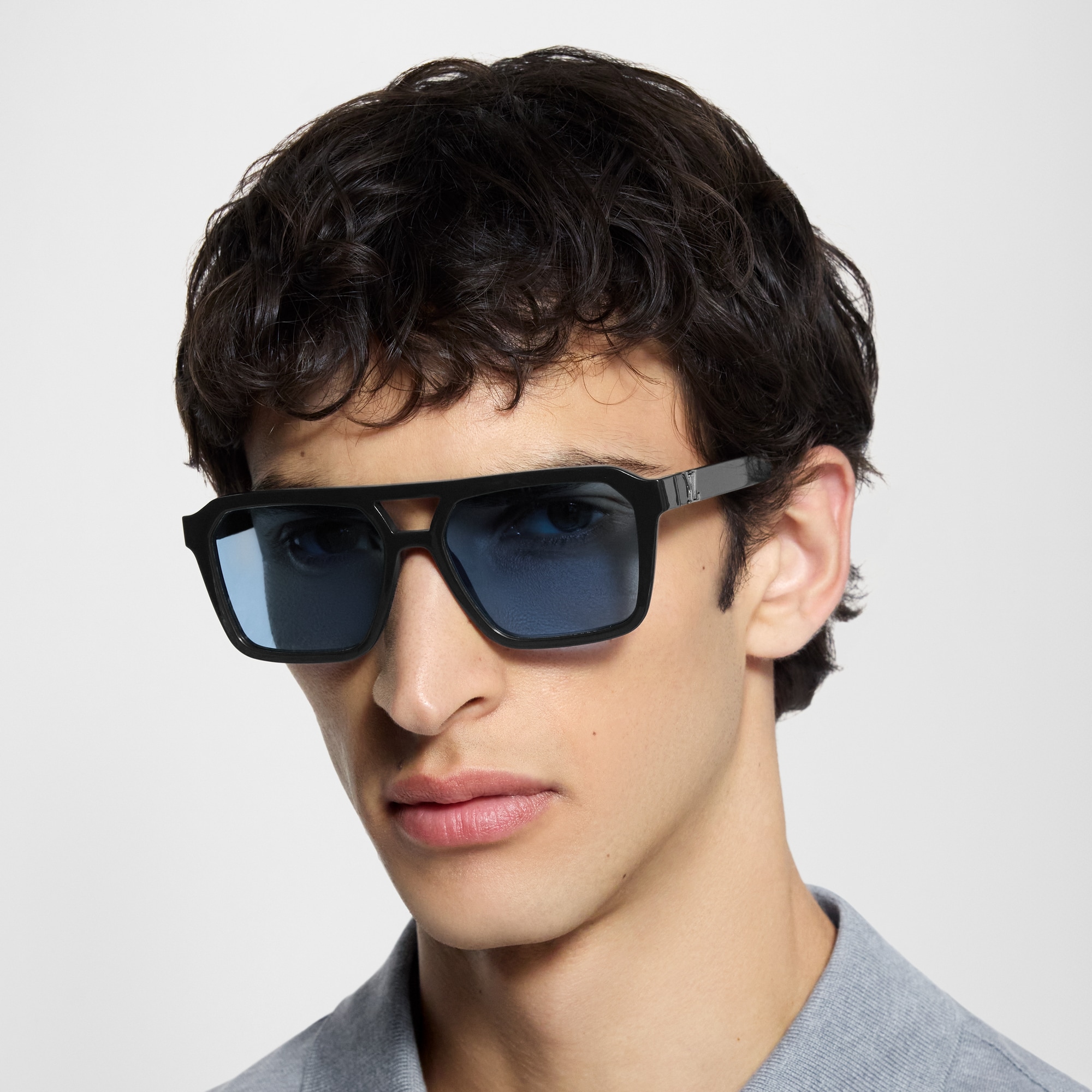 S00 Accessories Sunglasses LV Hit Large Square Sunglasses | Louis Vuitton ® (Product zoom)