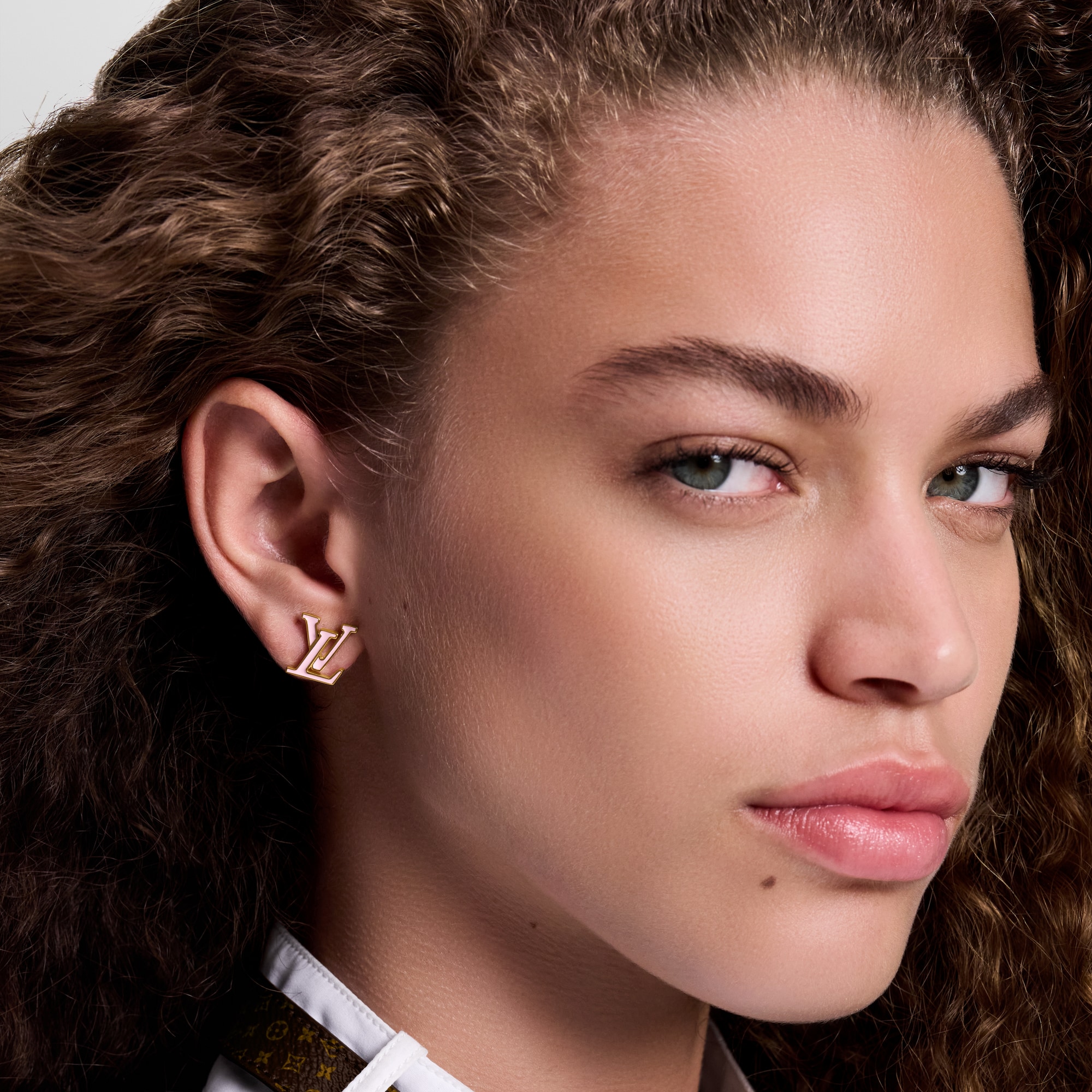 S00 Fashion Jewelry Earrings LV Iconic Enamel Earrings | Louis Vuitton ® (Product zoom)