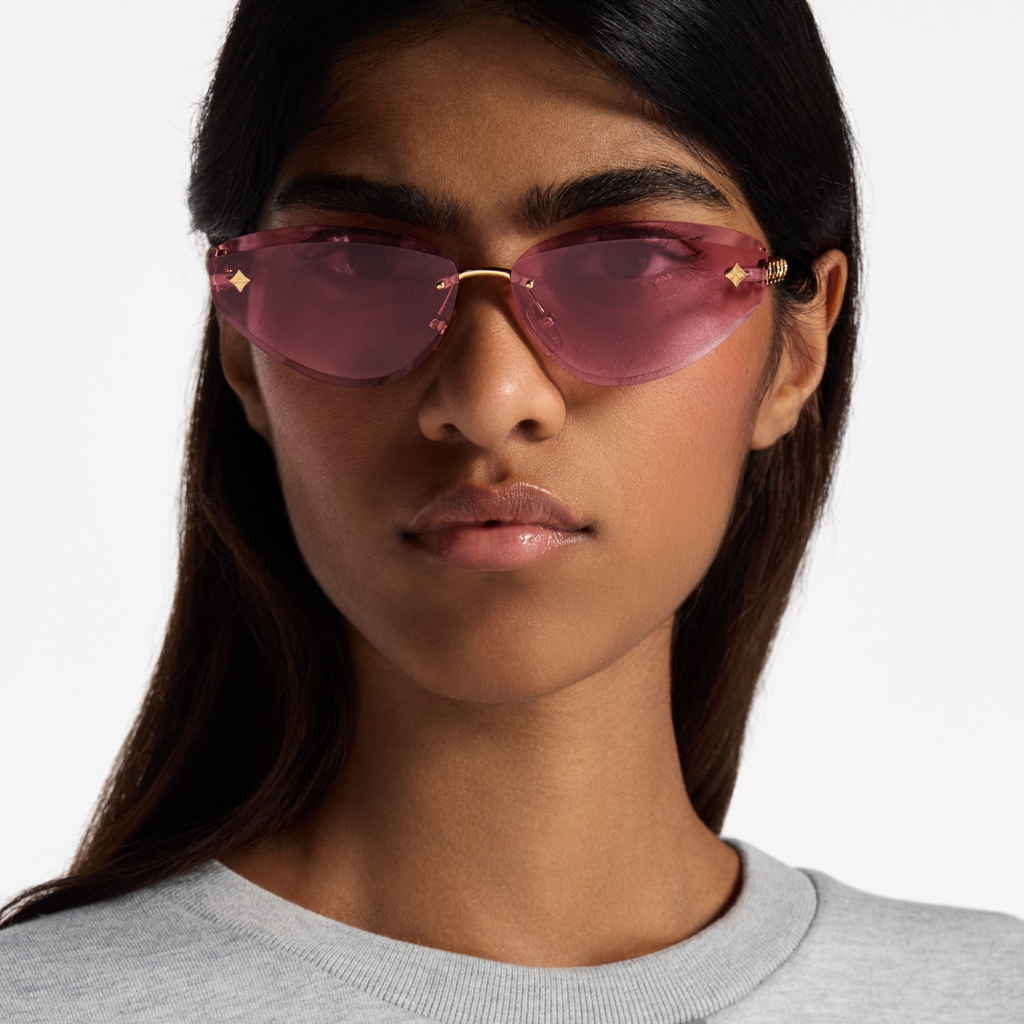 S00 Accessories Eyewear LV Jewel Low Cat Eye Sunglasses | Louis Vuitton ® (Product zoom)