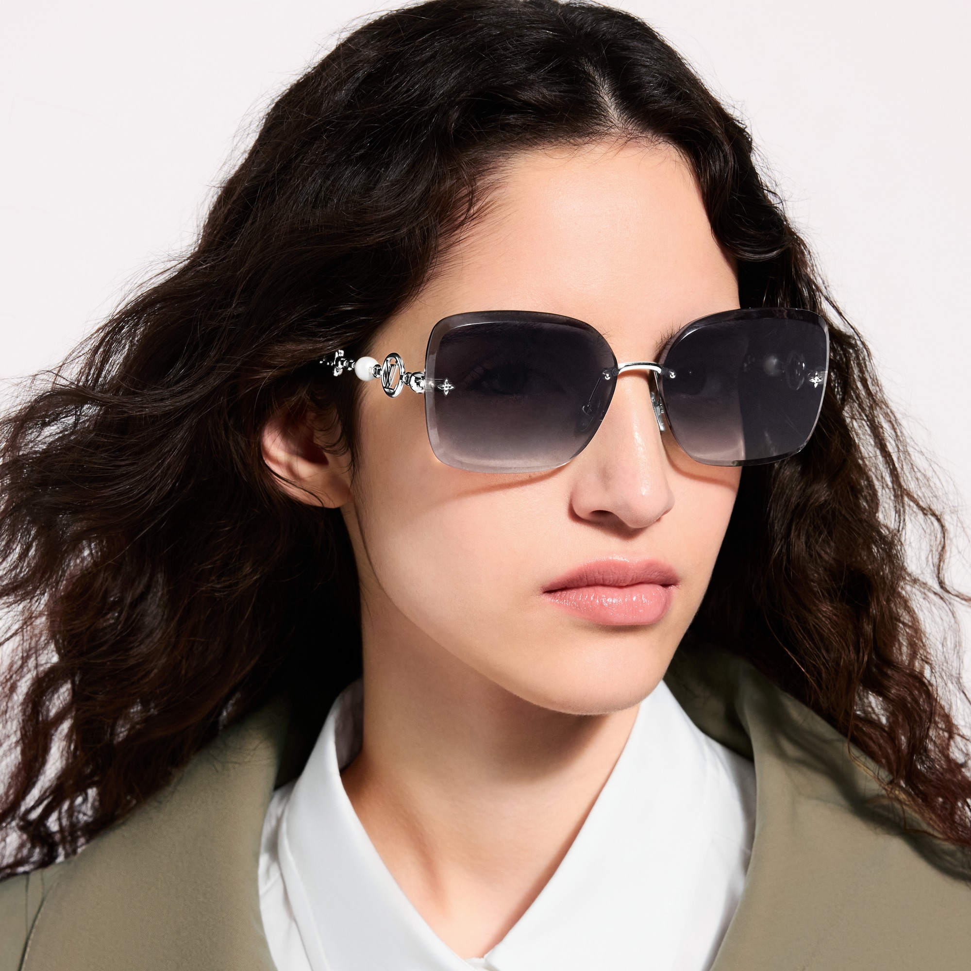 Louis Vuitton Moon Pearl Square Black Oversized Women\'s Sunglasses Louis Vuitton Z2095W New LV Moon Daily Square Women main image 3