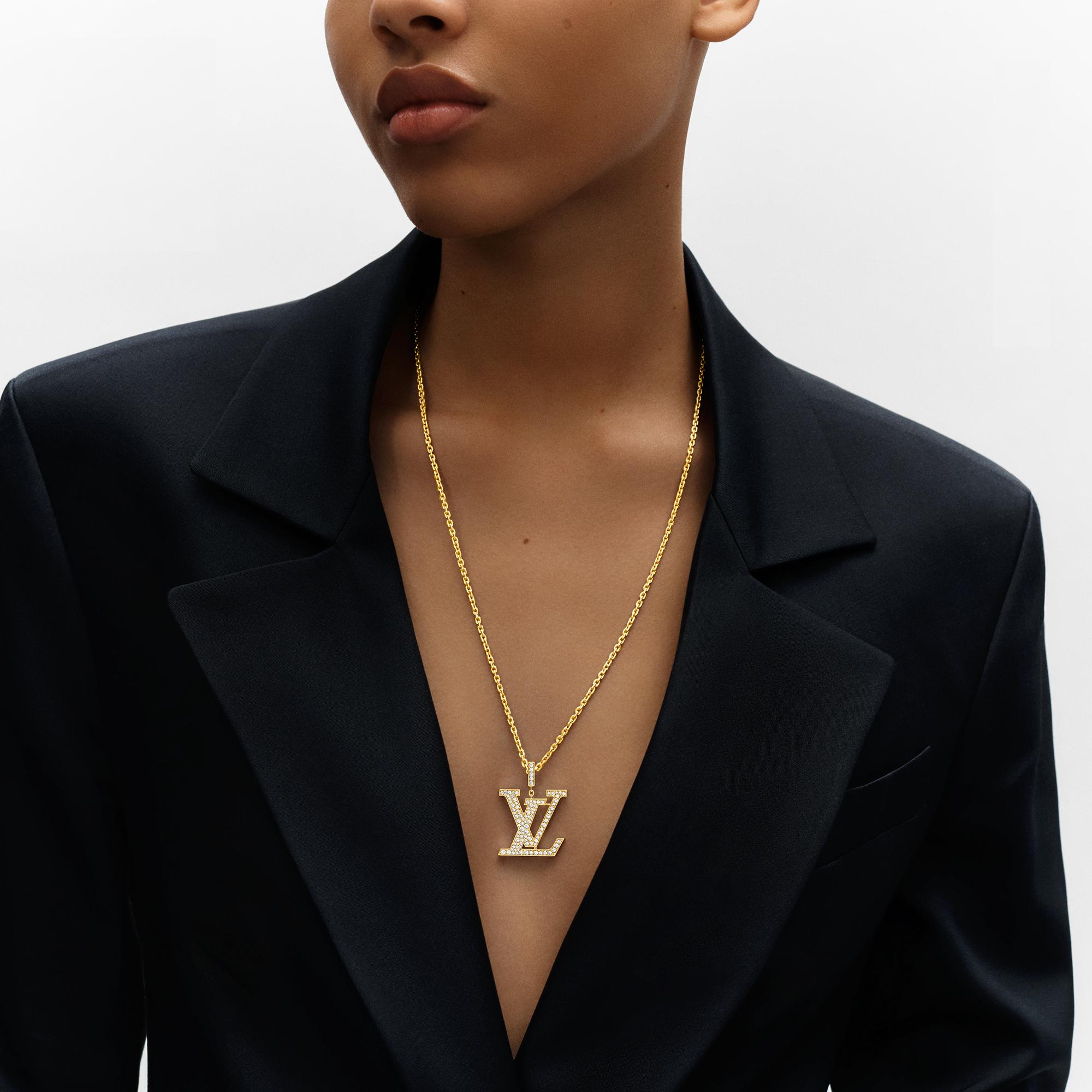  Categories Necklaces and Pendants  LV Large Pendant, Yellow Gold And Diamonds | Louis Vuitton ® (Product zoom)