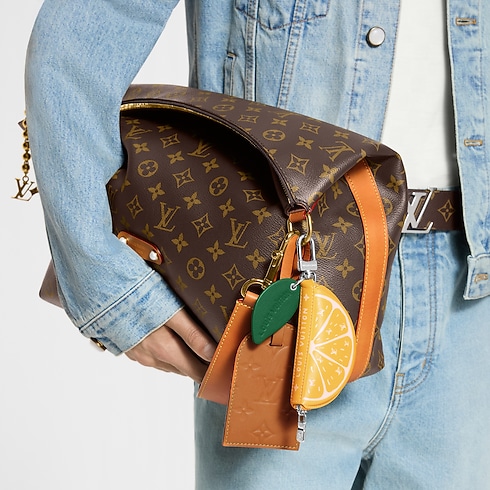 S00 Accessories Key Holders and Bag Charms LV Lemon Bag Charm | Louis Vuitton ® (Product zoom)