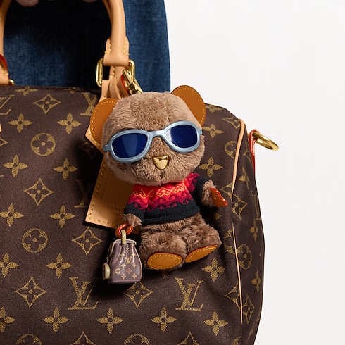 S00 Accessories Key Holders and Bag Charms LV Louis Bear Bag Charm | Louis Vuitton ® (Product zoom)