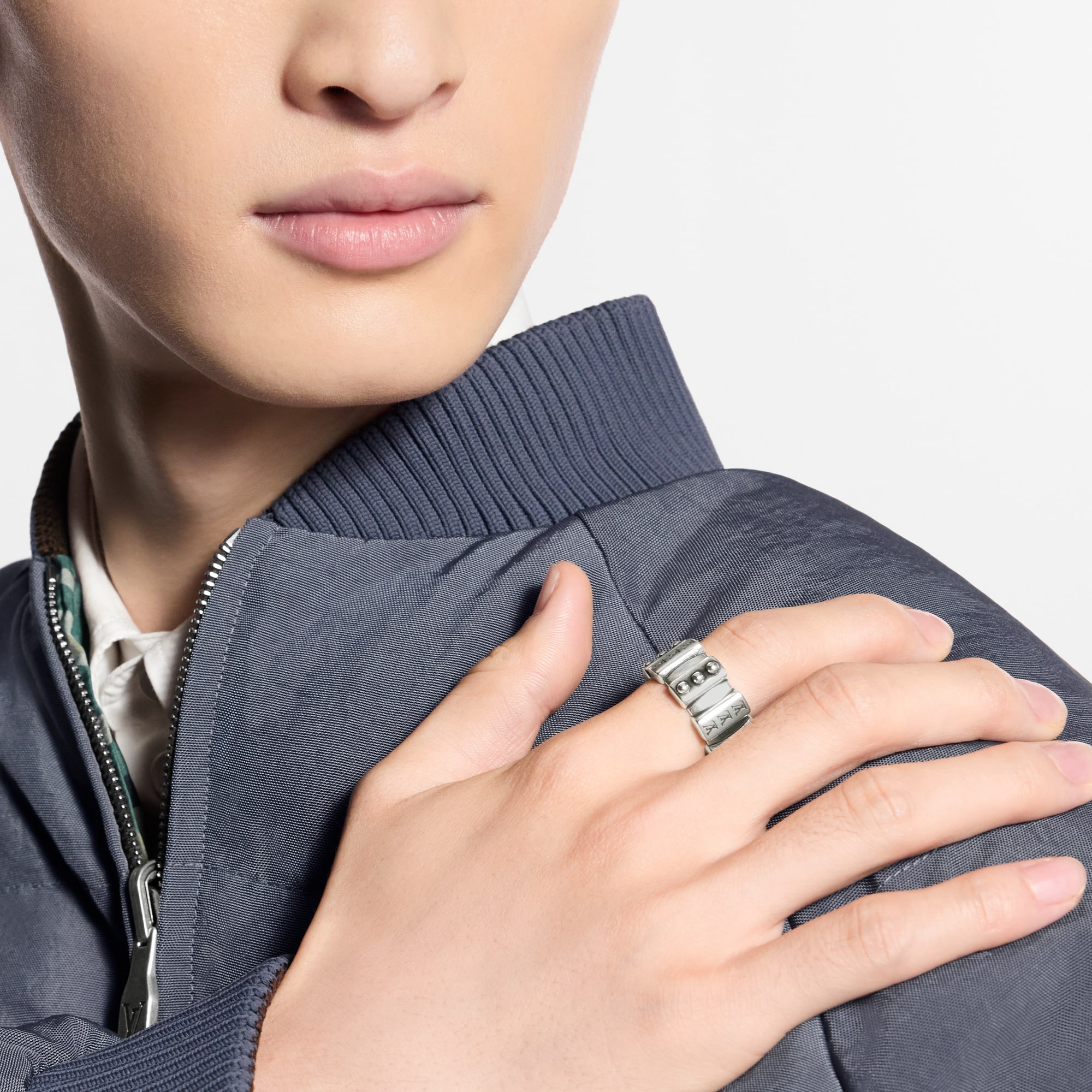 S00 Fashion Jewelry Rings LV Lozine Ring
 | Louis Vuitton ® (Product zoom)