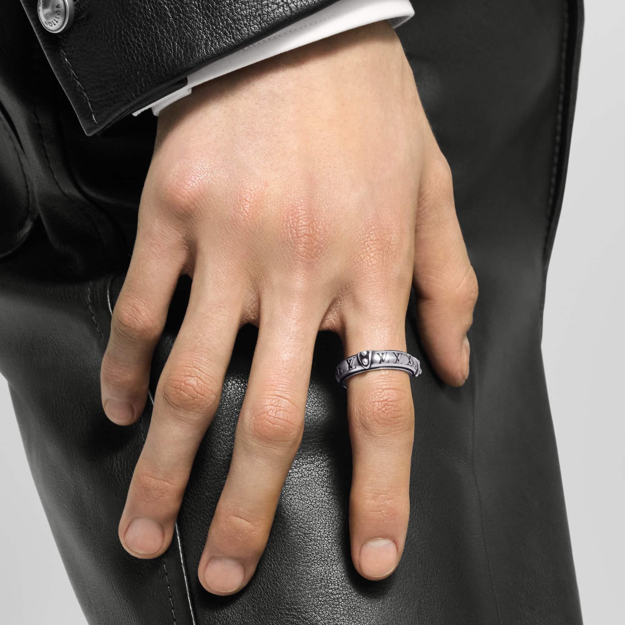 S00 Fashion Jewelry Rings LV Lozine Ring | Louis Vuitton ® (Product zoom)