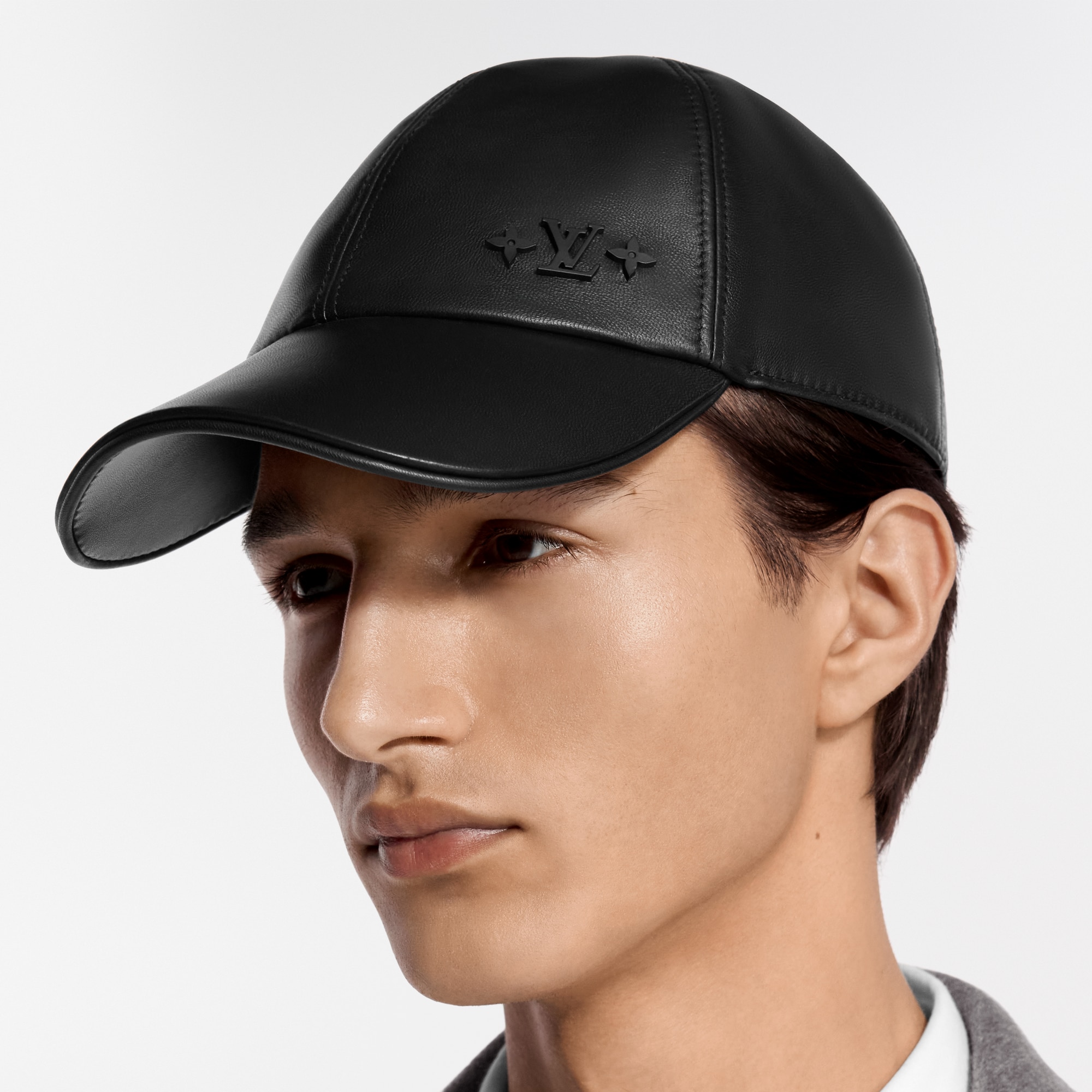LV Medaillon Leather Cap S00 - Men - Accessories | LOUIS VUITTON ®
