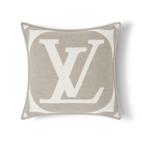 S00 Accessories Home Accessories LV Medallion Cushion | Louis Vuitton ® (Product zoom)