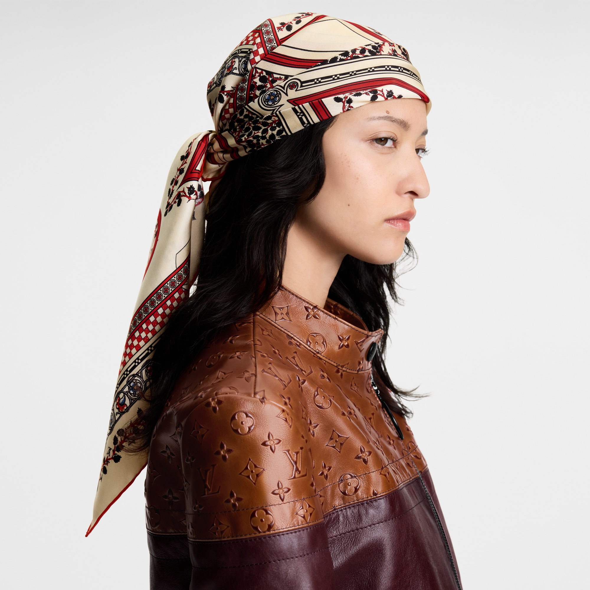 S00 Accessories Silk Squares and Bandeaus  LV Medieval Flowers Square 90 | Louis Vuitton ® (Product zoom)