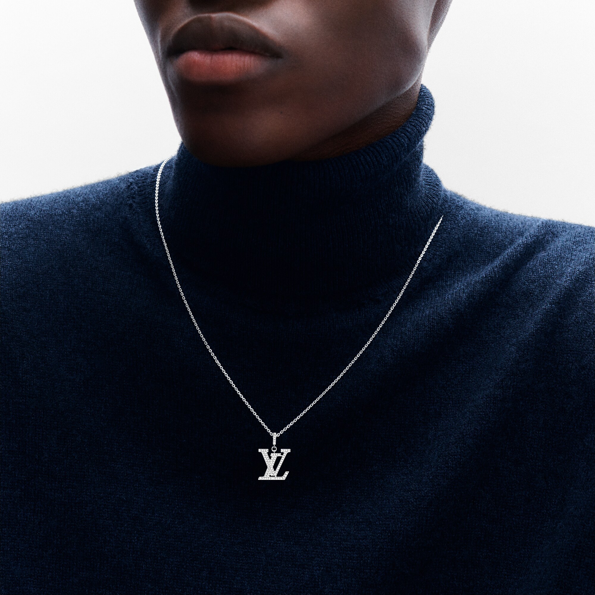 LV Medium Pendant, White Gold And Diamonds