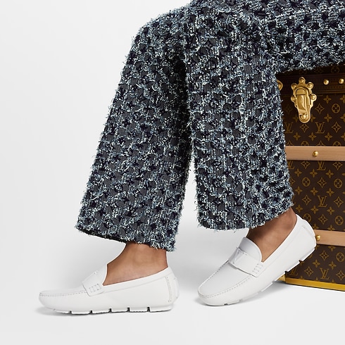 Shoes Loafers and Moccasins LV Monza Taiga | Louis Vuitton ® (Product zoom)