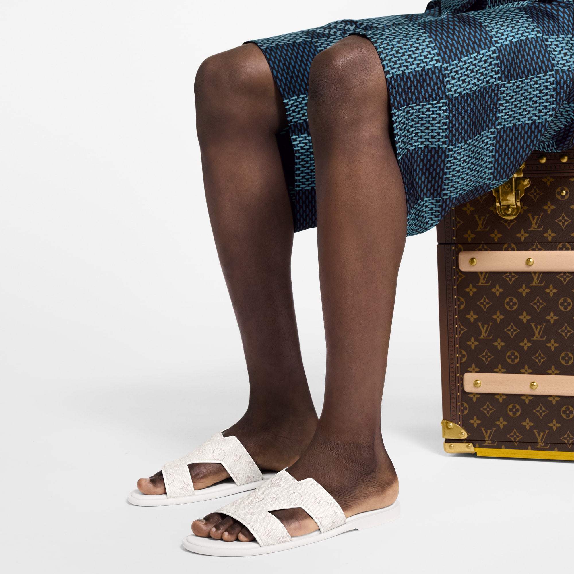  Shoes Sandals LV Oasis Mule | Louis Vuitton ® (Product zoom)