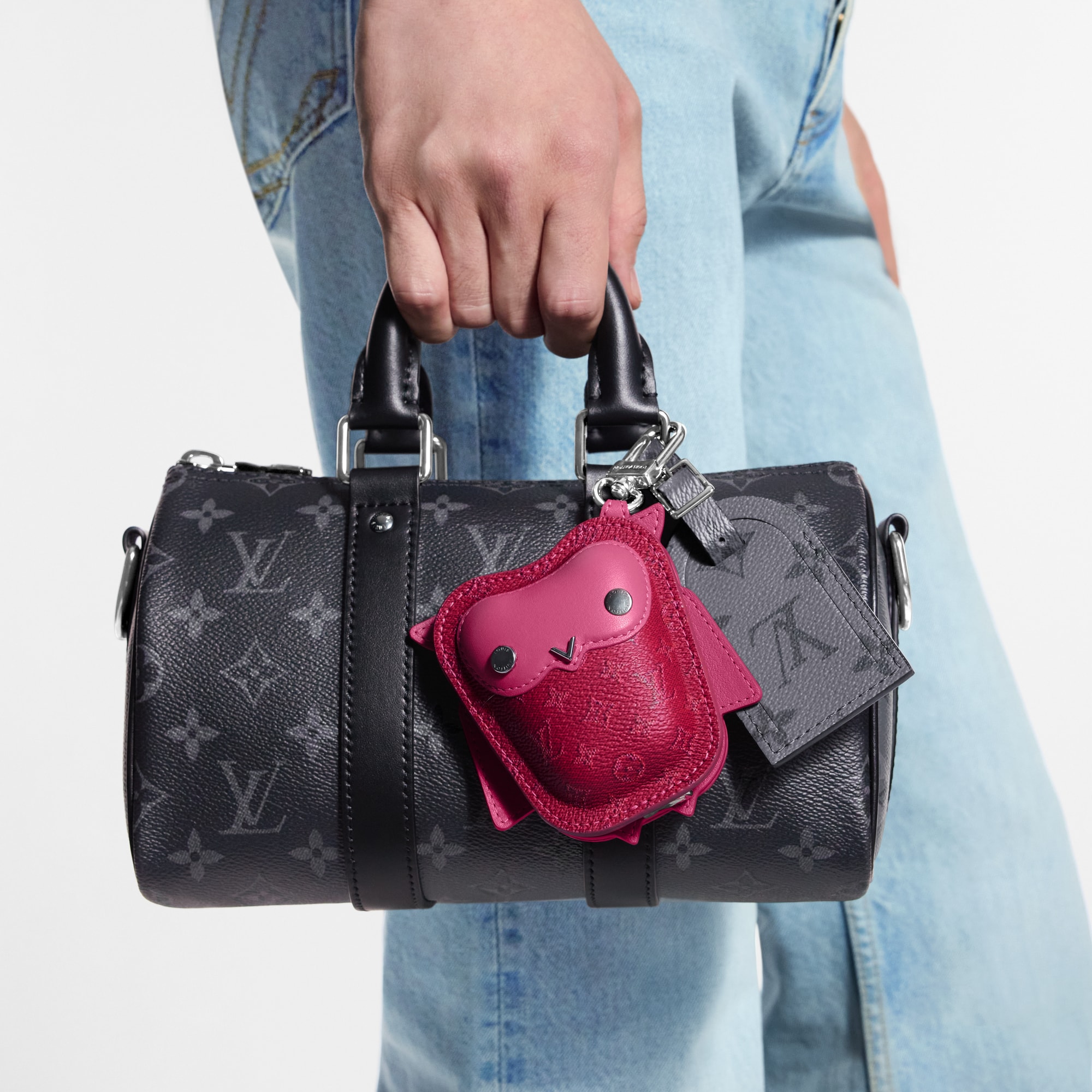 S00 Accessories Key Holders and Bag Charms LV Owl Bag Charm | Louis Vuitton ® (Product zoom)