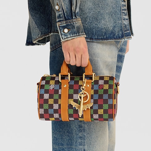 S00 Accessories Key Holders and Bag Charms LV Plane Key Holder and Bag Charm | Louis Vuitton ® (Product zoom)