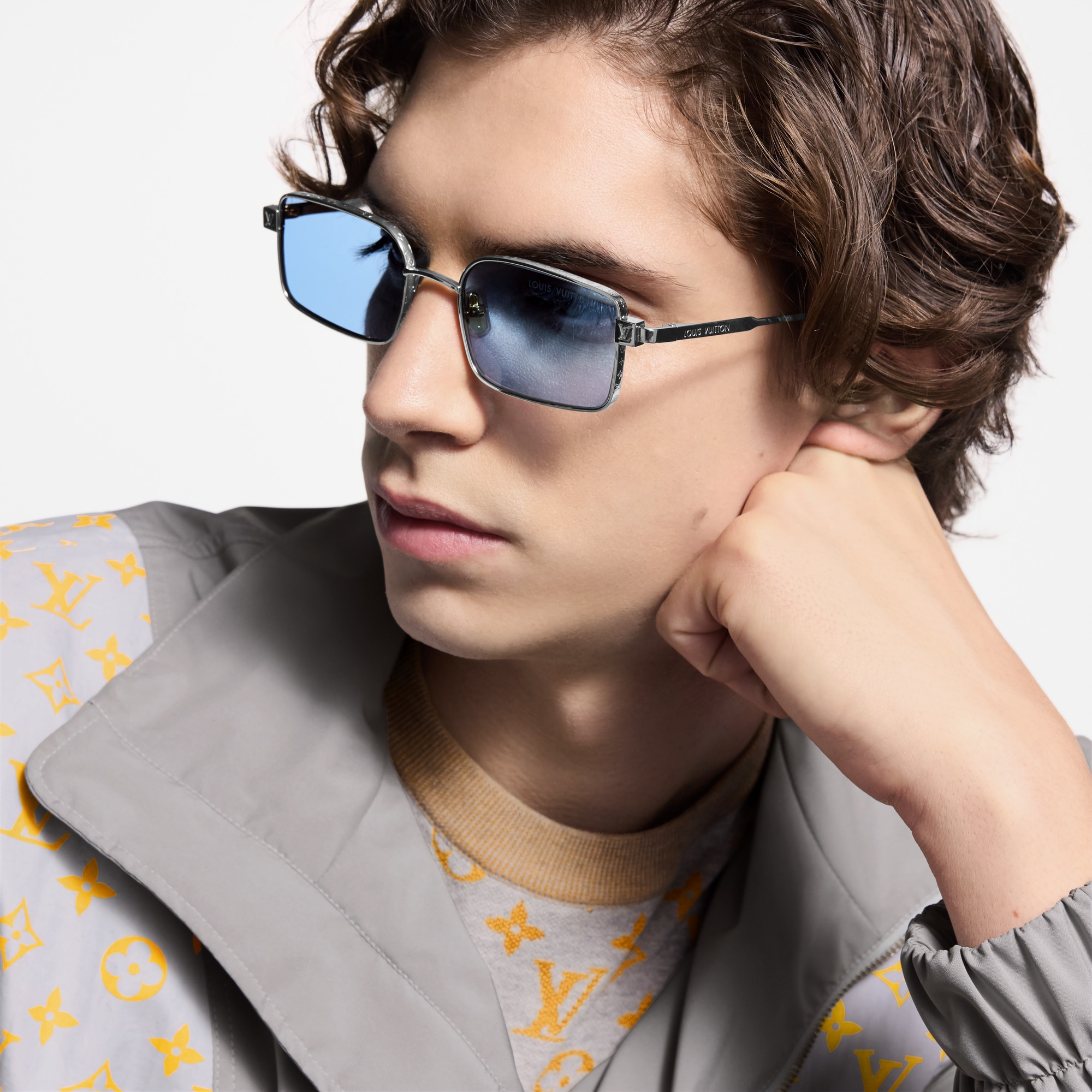 S00 Accessories Sunglasses LV Pure Low Square Sunglasses | Louis Vuitton ® (Product zoom)
