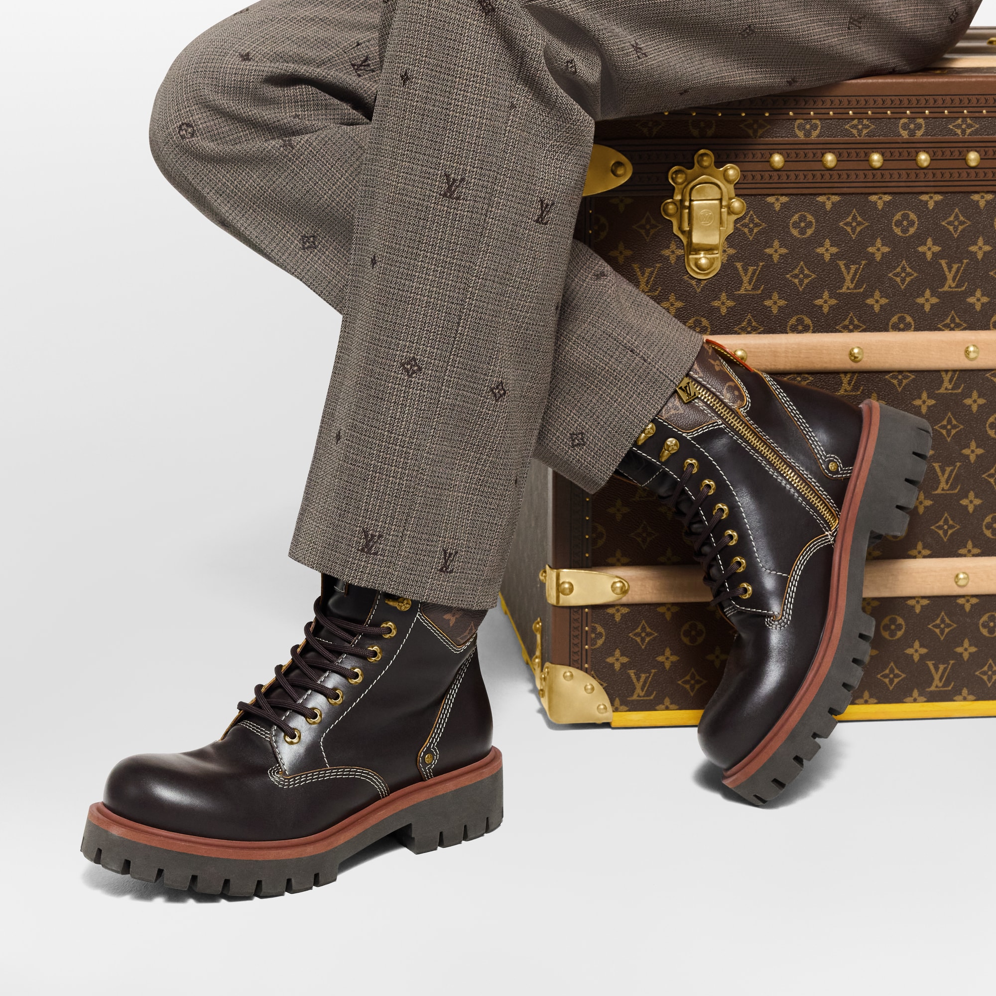  Shoes Boots LV Remix Combat Boot | Louis Vuitton ® (Product zoom)